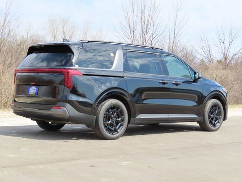 New 2026 Kia Carnival SX Prestige image 3