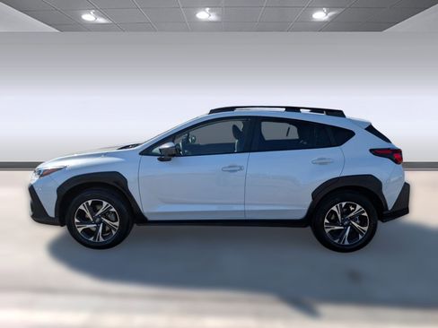 Used 2024 Subaru Crosstrek 2.0i Premium image 2