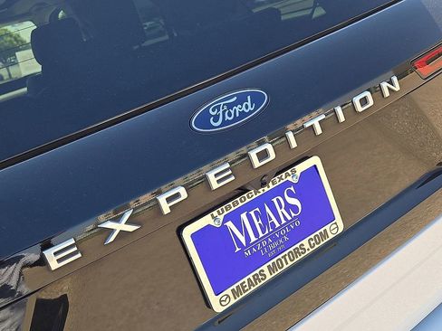 Used 2025 Ford Expedition Platinum AWD/4WD image 12