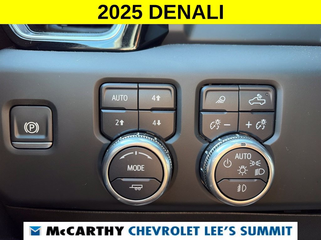 Used 2025 GMC Sierra 3500 Denali AWD/4WD image 9
