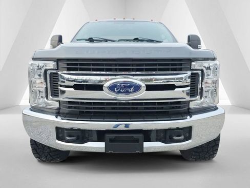 Used 2019 Ford F250 XL w/ STX Appearance Package image 2
