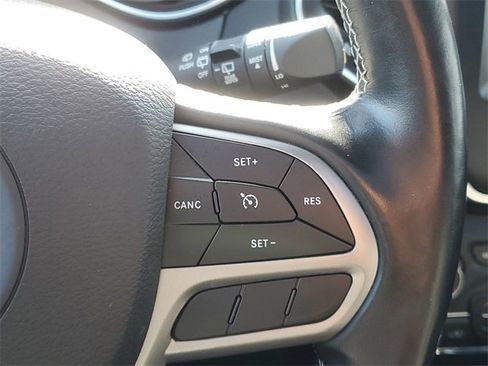 Used 2021 Jeep Cherokee Latitude Lux 80th Anniv w/ Quick Order Package 26U 80TH image 23