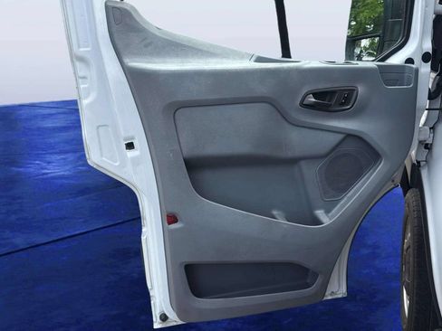 Used 2015 Ford Transit 250 130 Low Roof RWD image 16