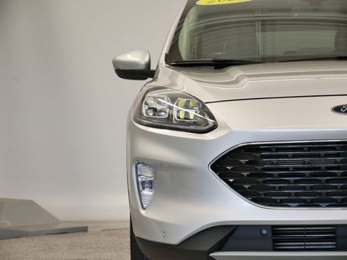 Used 2020 Ford Escape Titanium image 54