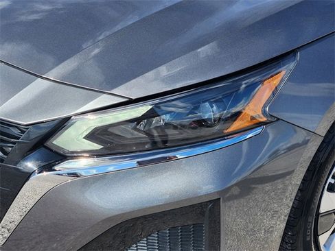 Used 2024 Nissan Altima 2.5 S image 9