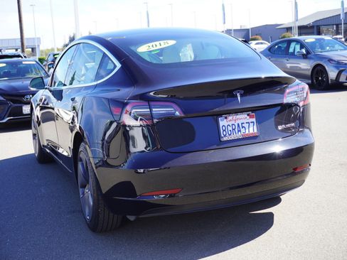 Used 2018 Tesla Model 3 Long Range image 8