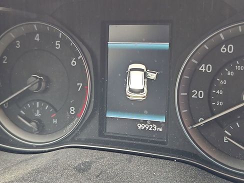 Used 2020 Hyundai Kona Limited image 10