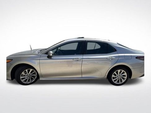 Used 2023 Toyota Camry LE FWD image 2
