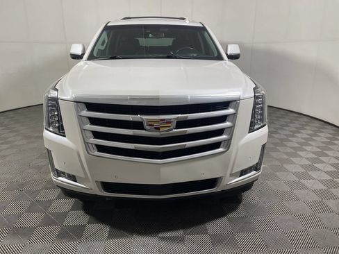 Used 2019 Cadillac Escalade Premium Luxury AWD/4WD image 3