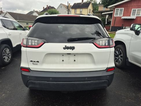 Used 2019 Jeep Cherokee Latitude Plus AWD/4WD image 6
