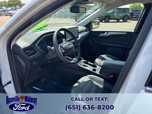 Used 2023 Ford Escape Platinum w/ Premium Technology Package AWD/4WD image 25