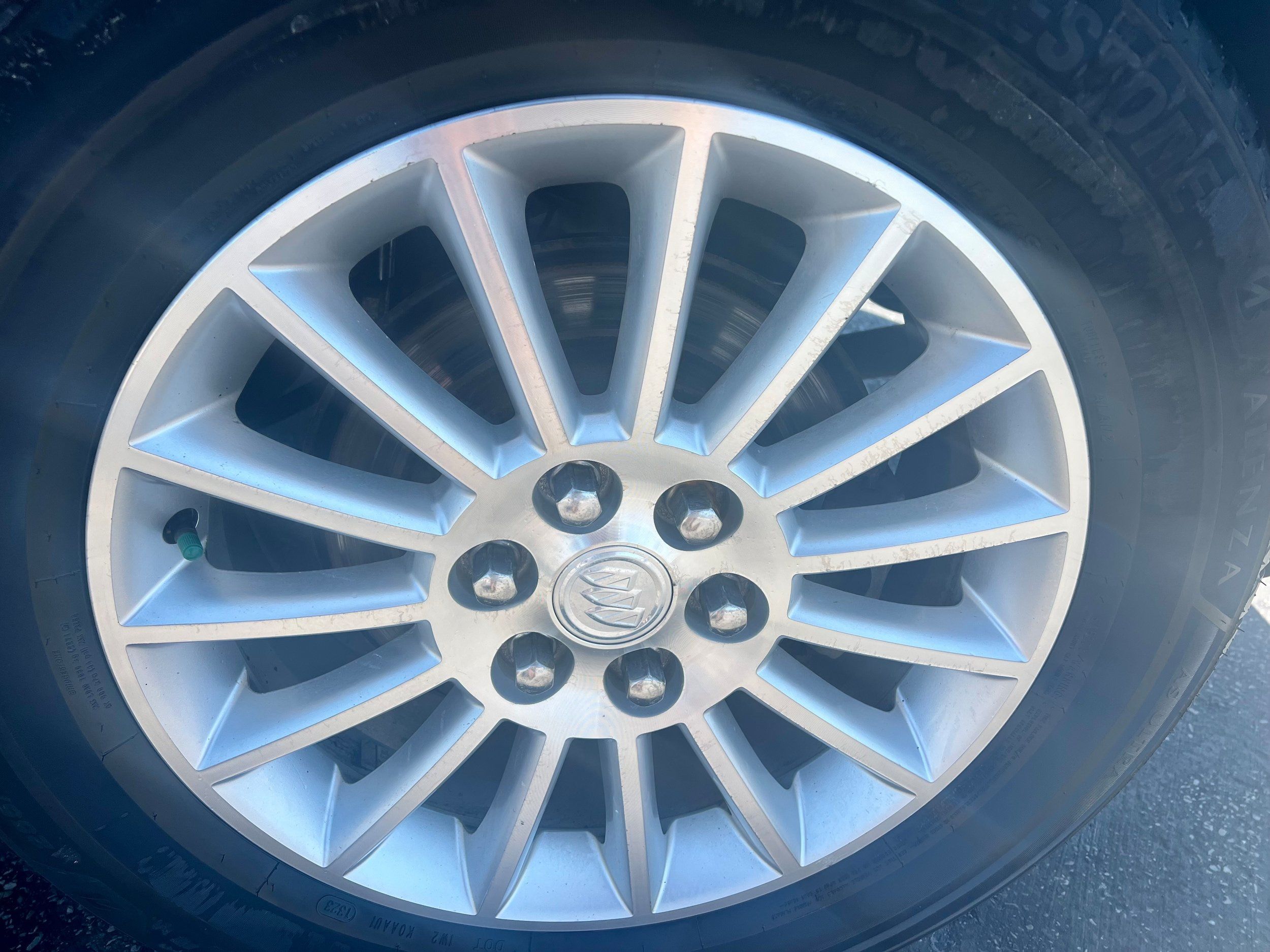 Used 2012 Buick Enclave Leather FWD image 9