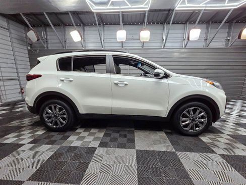 Used 2021 Kia Sportage S w/ S AWD Premium Package image 9