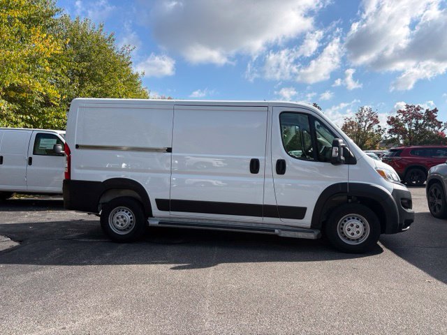Used 2025 RAM ProMaster 2500 w/ U-Haul Equipment Group FWD image 9