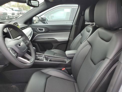 New 2024 Jeep Compass Latitude w/ Convenience Group image 10