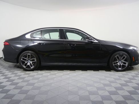 Used 2026 BMW 530i image 2