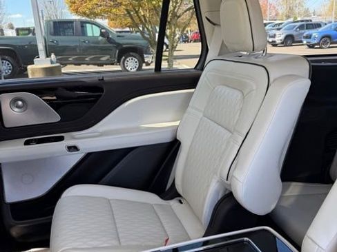 Used 2020 Lincoln Aviator Black Label w/ Dynamic Handling Package image 11