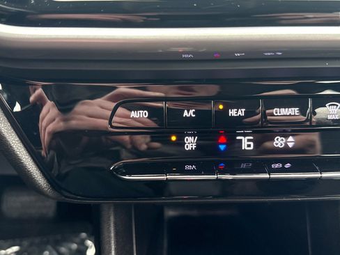 Used 2022 Chevrolet Bolt EUV LT image 31