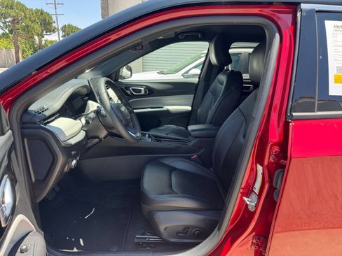 Used 2025 Jeep Compass Limited AWD/4WD image 27
