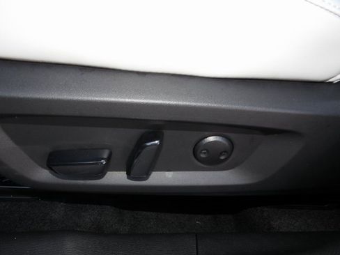 New 2025 Mitsubishi Outlander SE image 18