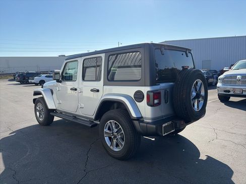 Used 2022 Jeep Wrangler Unlimited Sahara image 5