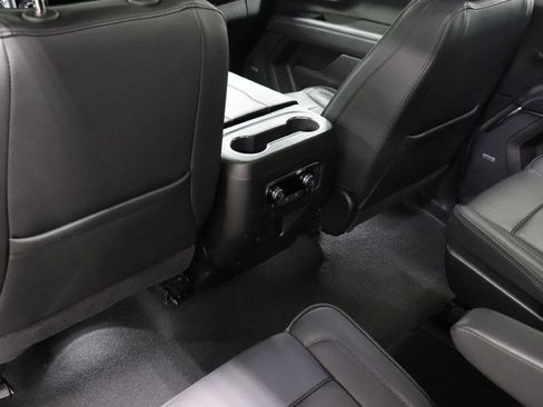 Used 2025 GMC Yukon Denali AWD/4WD image 14