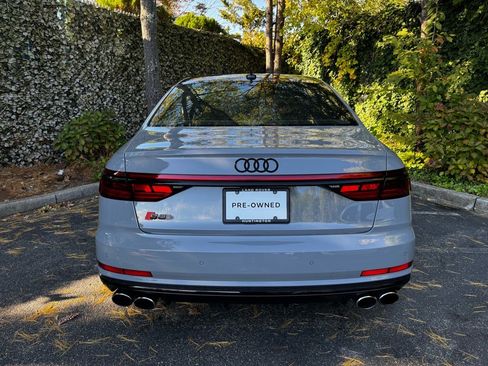 Used 2021 Audi S8 L w/ S8 Executive Package image 5