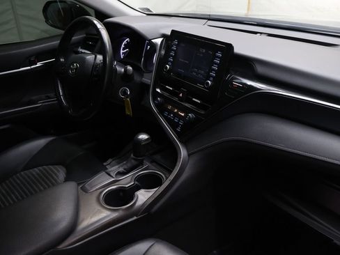 Used 2021 Toyota Camry SE FWD image 10