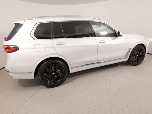 Used 2025 BMW X7 xDrive40i image 10