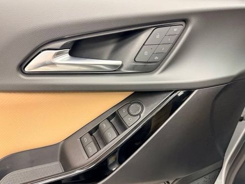 Certified 2025 Chevrolet Equinox ACTIV w/ Safety and Technology Package AWD/4WD image 19
