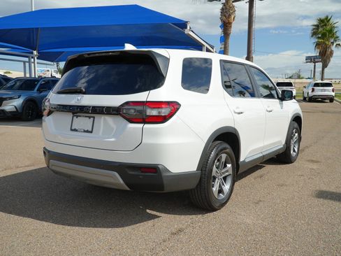 Used 2025 Honda Pilot EX-L image 5