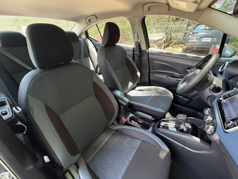 Used 2025 Nissan Versa SV FWD image 34