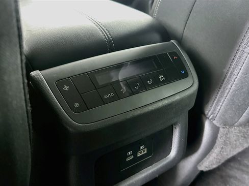Used 2025 Nissan Pathfinder SV FWD image 26