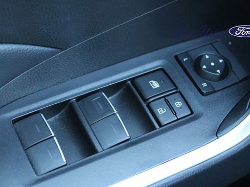 Used 2024 Toyota RAV4 XLE image 22