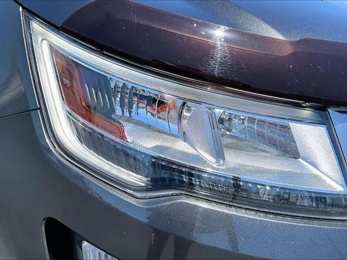 Used 2017 Ford Explorer Platinum AWD/4WD image 27
