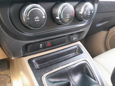 Used 2014 Jeep Compass Sport w/ Power Value Group AWD/4WD image 24