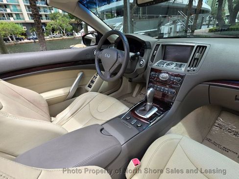 Used 2014 INFINITI Q60 Convertible w/ Premium Package RWD image 31
