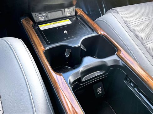 Used 2021 Honda CR-V Touring image 32