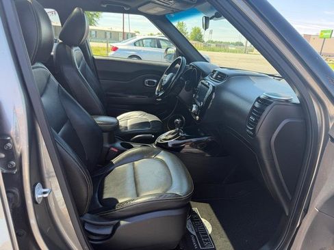 Used 2014 Kia Soul + w/ Primo Package FWD image 6