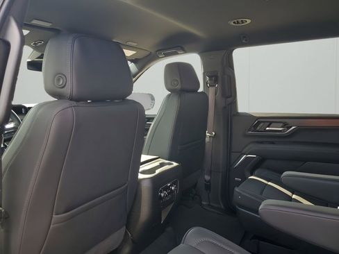 Certified 2025 GMC Yukon XL Denali image 18
