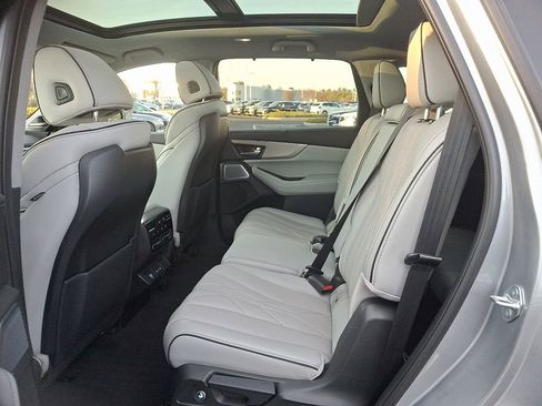 Certified 2025 Acura MDX w/ Advance Package image 10