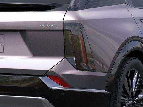 New 2025 Cadillac Optiq Luxury 2 w/ LPO, Floor Liner Package image 11