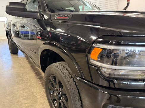 Used 2022 RAM 2500 Laramie AWD/4WD image 2