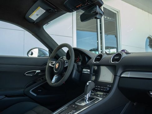 Certified 2025 Porsche 718 Cayman GTS RWD image 20