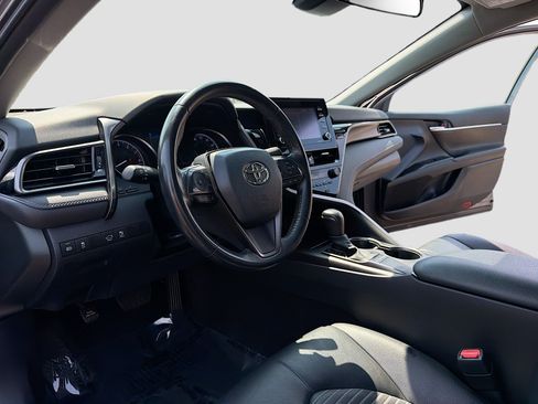 Used 2024 Toyota Camry SE FWD image 4