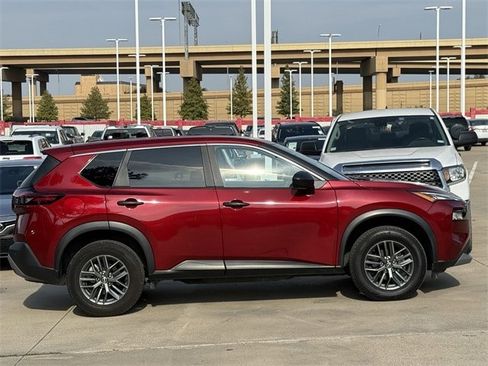 Used 2023 Nissan Rogue S image 3