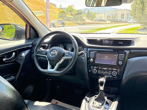 Used 2017 Nissan Rogue Sport SL w/ SL Premium Package AWD/4WD image 26