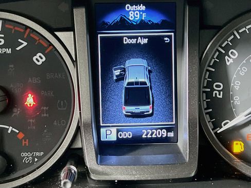 Used 2023 Toyota Tacoma TRD Sport RWD image 22