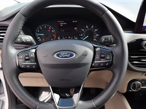 Used 2022 Ford Escape SEL image 30