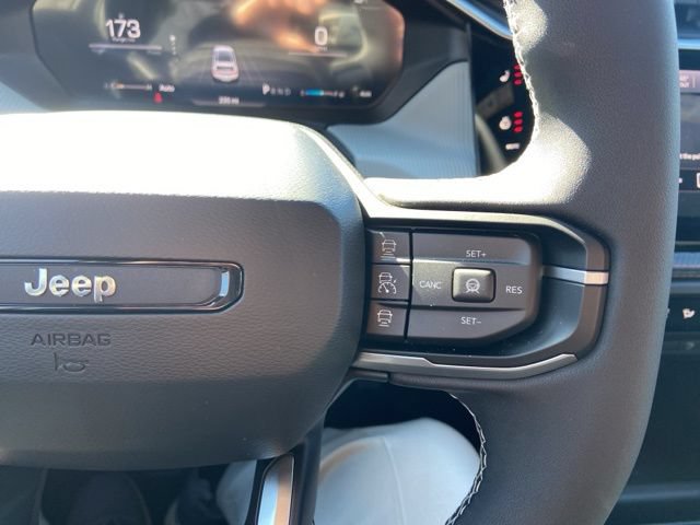 Used 2026 Jeep Cherokee Limited AWD/4WD image 16